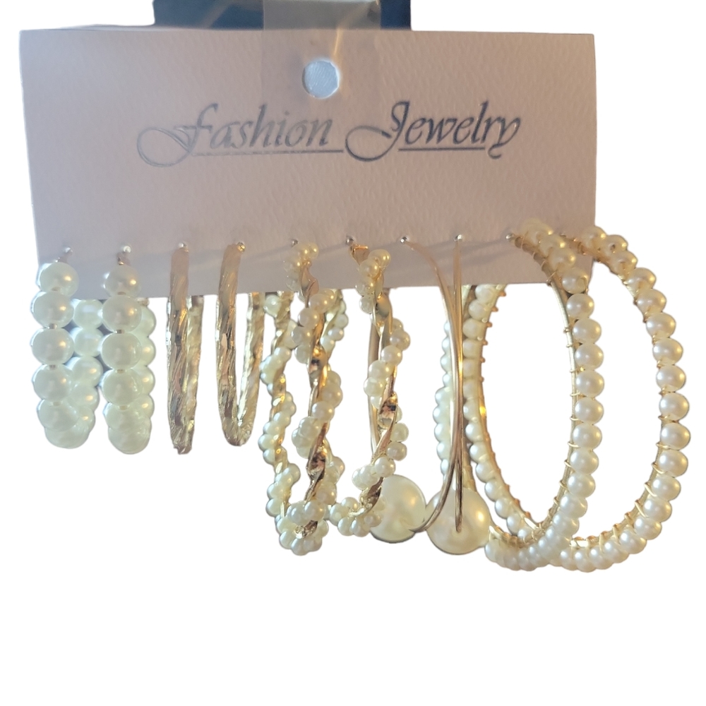 NIP 5 set faux pearl earrings